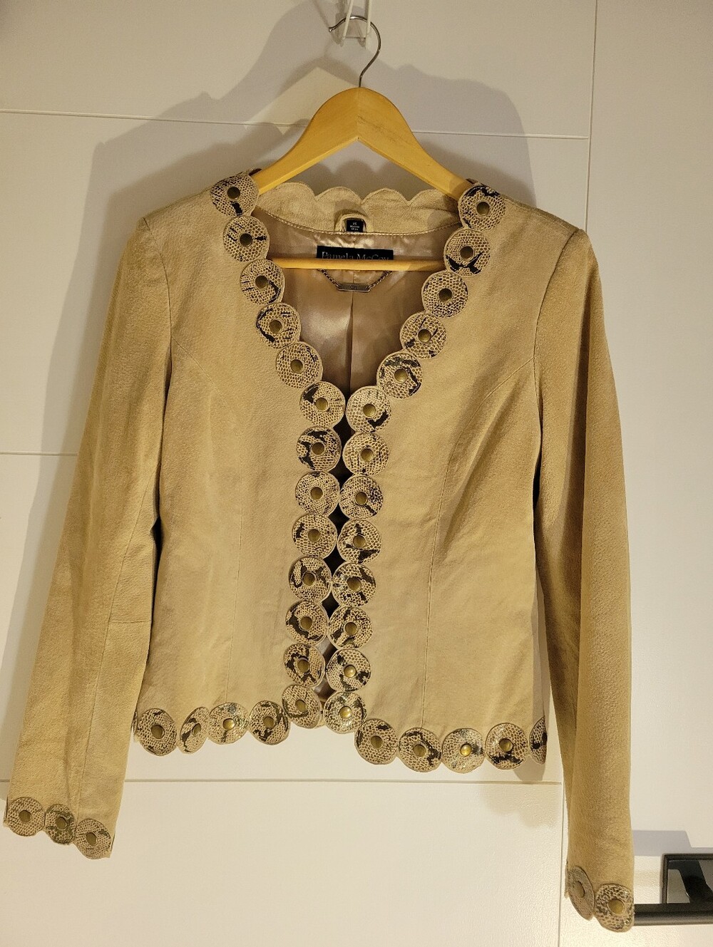 Pamela McCoy Womens Scalloped Trim Suede Jacket - Beige